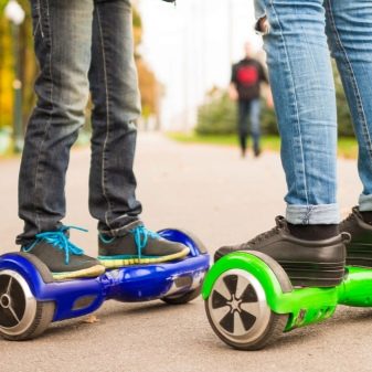 Різниця між гироскутером і сігвея: що краще вибрати для дитини? Чим вони відрізняються в управлінні?