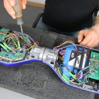 Різниця між гироскутером і сігвея: що краще вибрати для дитини? Чим вони відрізняються в управлінні?