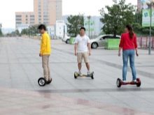 Різниця між гироскутером і сігвея: що краще вибрати для дитини? Чим вони відрізняються в управлінні?