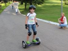 Різниця між гироскутером і сігвея: що краще вибрати для дитини? Чим вони відрізняються в управлінні?