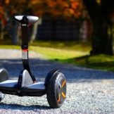 Різниця між гироскутером і сігвея: що краще вибрати для дитини? Чим вони відрізняються в управлінні?