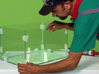 Ремонт акваріума (29 фото): що робити, якщо він потік по шву? Як відремонтувати акваріум своїми руками в домашніх умовах, щоб усунути текти?