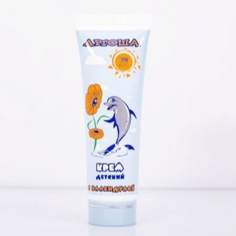 Ремувер для зняття вій: видалення вій кремовими, гелевими та рідкими сумішами. Як зняти нарощені вії в домашніх умовах? Як вибрати ремувер?