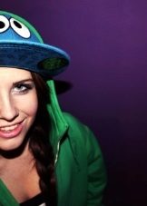 Рэперские кепки (58 фото): моделі для дорослих і дівчаток