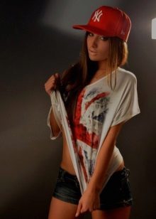 Рэперские кепки (58 фото): моделі для дорослих і дівчаток