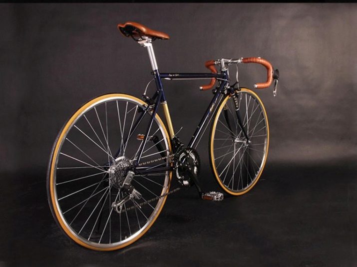 Ретровелосипед (28 фото): старовинний вінтажний жіночий велосипед з великим переднім колесом і кошиком, інші моделі