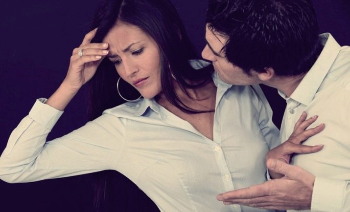 Ревнощі чоловіка (12 фото): що це таке і як проявляється? Чому жінку ревнує без приводу? Як реагувати на напади агресії?