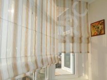 Римські штори на балкон (50 фото): види фіранок, ідеї розміщення штор в інтер’єрі лоджій, кріплення до балконних вікон