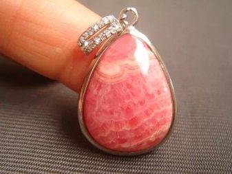 Родохрозит (32 фото): кому підходить цей камінь? Які магічні і лікувальні властивості такого мінералу? Значення родохрозита для людини