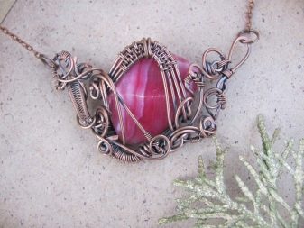 Родохрозит (32 фото): кому підходить цей камінь? Які магічні і лікувальні властивості такого мінералу? Значення родохрозита для людини