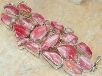 Родохрозит (32 фото): кому підходить цей камінь? Які магічні і лікувальні властивості такого мінералу? Значення родохрозита для людини