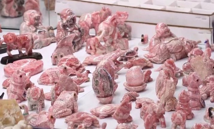 Родохрозит (32 фото): кому підходить цей камінь? Які магічні і лікувальні властивості такого мінералу? Значення родохрозита для людини