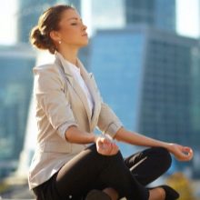 Родоліт (28 фото): що це за камінь? Дорогоцінний він чи ні? Магічні і лікувальні властивості рожевого граната