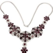 Родоліт (28 фото): що це за камінь? Дорогоцінний він чи ні? Магічні і лікувальні властивості рожевого граната