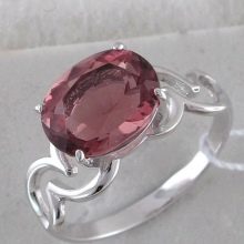 Родоліт (28 фото): що це за камінь? Дорогоцінний він чи ні? Магічні і лікувальні властивості рожевого граната