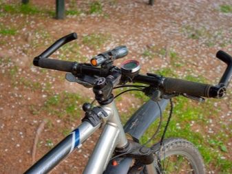 Роги на кермо велосипеда: як називаються, для чого потрібні і як вибрати рогу для гірського велосипеда? Особливості карбонових рогів для велоруля. Як їх ставлять?