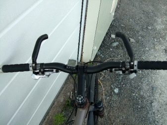 Роги на кермо велосипеда: як називаються, для чого потрібні і як вибрати рогу для гірського велосипеда? Особливості карбонових рогів для велоруля. Як їх ставлять?