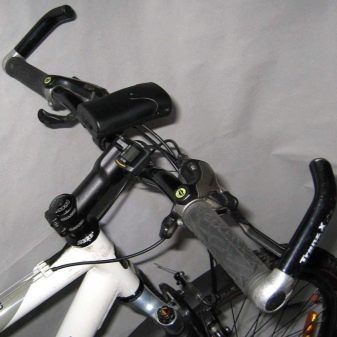 Роги на кермо велосипеда: як називаються, для чого потрібні і як вибрати рогу для гірського велосипеда? Особливості карбонових рогів для велоруля. Як їх ставлять?