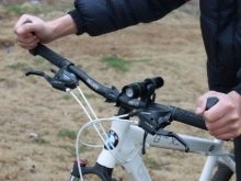 Роги на кермо велосипеда: як називаються, для чого потрібні і як вибрати рогу для гірського велосипеда? Особливості карбонових рогів для велоруля. Як їх ставлять?