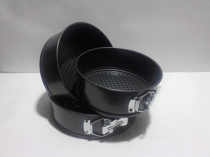 Роз’ємні форми для випічки (23 фото): як користуватися розсувний формою? Квадратні, круглі і інші види посуду зі знімним дном, відгуки користувачів