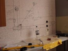 Розетки в кухні на фартуху (17 фото): висота установки розеток від підлоги на кухонному фартуху. Як їх заховати і які краще ставити?
