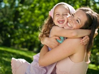 Рожеві камені (51 фото): назви дорогоцінних, напівкоштовних і виробних каменів рожевого кольору. Їх застосування у виготовленні ювелірних виробів