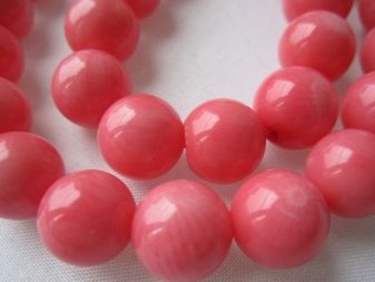 Рожеві камені (51 фото): назви дорогоцінних, напівкоштовних і виробних каменів рожевого кольору. Їх застосування у виготовленні ювелірних виробів