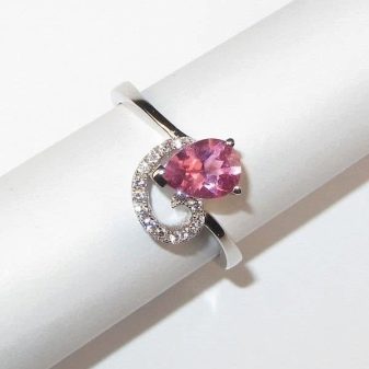 Рожеві камені (51 фото): назви дорогоцінних, напівкоштовних і виробних каменів рожевого кольору. Їх застосування у виготовленні ювелірних виробів