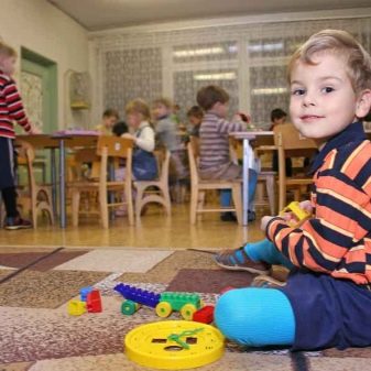 Рожеві камені (51 фото): назви дорогоцінних, напівкоштовних і виробних каменів рожевого кольору. Їх застосування у виготовленні ювелірних виробів