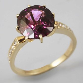 Рожеві камені (51 фото): назви дорогоцінних, напівкоштовних і виробних каменів рожевого кольору. Їх застосування у виготовленні ювелірних виробів