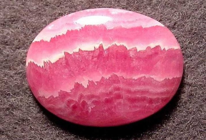 Рожеві камені (51 фото): назви дорогоцінних, напівкоштовних і виробних каменів рожевого кольору. Їх застосування у виготовленні ювелірних виробів