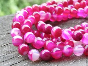Рожеві камені (51 фото): назви дорогоцінних, напівкоштовних і виробних каменів рожевого кольору. Їх застосування у виготовленні ювелірних виробів