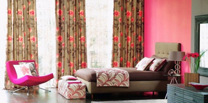 Рожеві штори в спальні (43 фото): сірий інтер’єр зі шторами ніжно-рожевого кольору і інші варіанти
