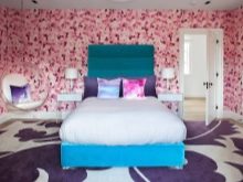 Рожева спальня (76 фото): кімната в сіро-рожевих пудрових, біло-рожевих і бежево-рожевих тонах, штори і шпалери в дизайні інтер’єру, поєднання з іншими кольорами