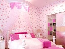 Рожева спальня (76 фото): кімната в сіро-рожевих пудрових, біло-рожевих і бежево-рожевих тонах, штори і шпалери в дизайні інтер’єру, поєднання з іншими кольорами