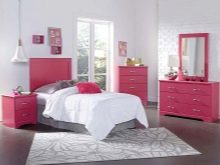 Рожева спальня (76 фото): кімната в сіро-рожевих пудрових, біло-рожевих і бежево-рожевих тонах, штори і шпалери в дизайні інтер’єру, поєднання з іншими кольорами