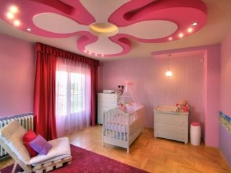 Рожева спальня (76 фото): кімната в сіро-рожевих пудрових, біло-рожевих і бежево-рожевих тонах, штори і шпалери в дизайні інтер’єру, поєднання з іншими кольорами