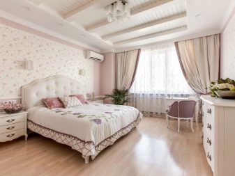 Рожева спальня (76 фото): кімната в сіро-рожевих пудрових, біло-рожевих і бежево-рожевих тонах, штори і шпалери в дизайні інтер’єру, поєднання з іншими кольорами