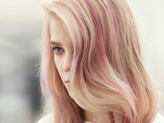 Рожеве мелірування (40 фото): варіанти мелірування рожевим кольором на темні і світлі волосся, особливості мелірування пасом рожевим відтінком