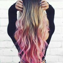 Рожеве подвійні (39 фото): забарвлення світло-русявих і темних волосся в ніжно-рожевий і яскравий кольору. Як пофарбувати короткі і довгі волосся?