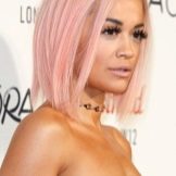 Рожевий блонд (61 фото): фарбування волосся в колір блонд з рожевим відтінком, перлинно-рожевий, бежево-рожевий блонд і інші модні тони 2020