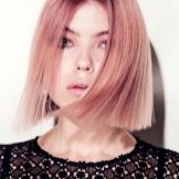 Рожевий блонд (61 фото): фарбування волосся в колір блонд з рожевим відтінком, перлинно-рожевий, бежево-рожевий блонд і інші модні тони 2020