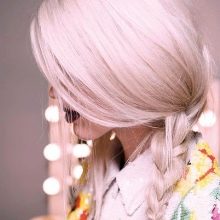 Рожевий блонд (61 фото): фарбування волосся в колір блонд з рожевим відтінком, перлинно-рожевий, бежево-рожевий блонд і інші модні тони 2020