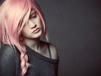 Рожевий блонд (61 фото): фарбування волосся в колір блонд з рожевим відтінком, перлинно-рожевий, бежево-рожевий блонд і інші модні тони 2020