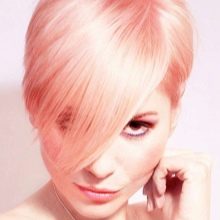 Рожевий блонд (61 фото): фарбування волосся в колір блонд з рожевим відтінком, перлинно-рожевий, бежево-рожевий блонд і інші модні тони 2020