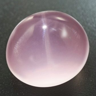 Рожевий кварц (фото 48): магічні та інші властивості каменю. Кому підходять вироби з кварцу рожевого кольору? Як виглядає кристал?