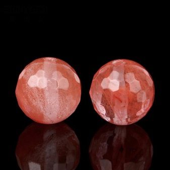 Рожевий кварц (фото 48): магічні та інші властивості каменю. Кому підходять вироби з кварцу рожевого кольору? Як виглядає кристал?