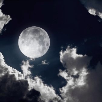 Рожевий кварц (фото 48): магічні та інші властивості каменю. Кому підходять вироби з кварцу рожевого кольору? Як виглядає кристал?