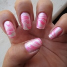 Рожевий манікюр (123 фото): красивий яскраво-рожевий манікюр з сірим кольором і сріблом, місячний декор та ідеї блискучих малюнків з смужками