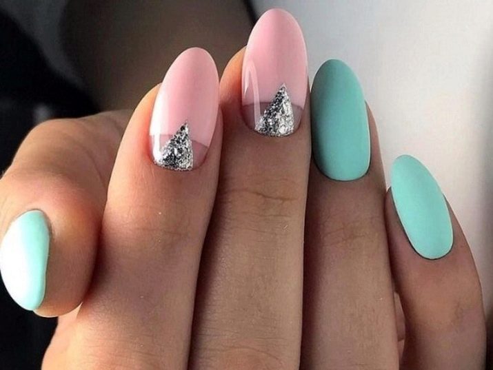 Рожевий манікюр (123 фото): красивий яскраво-рожевий манікюр з сірим кольором і сріблом, місячний декор та ідеї блискучих малюнків з смужками